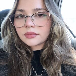 Meet your Posher, Jenasis